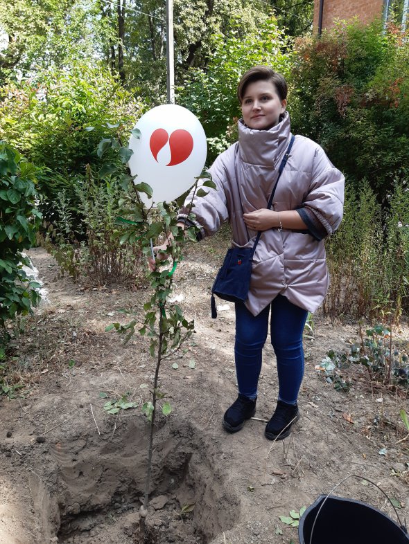 В Виннице высадили аллею яблонь в честь доноров, которые отдали свои органы для спасения других