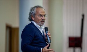 Журналіст Савік Шустер подасть позов до суду про захист власної честі та гідності на бізнесмена Ігоря Коломойського