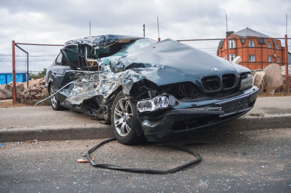 У Києві на Окружній дорозі легковик протаранив маршрутку.  Фото: Інформатор