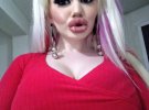 22-летняя студентка из Боргарии Андреа Емилова Иванова хочет иметь самые губы в мире. Говорит, что мечтала об этом с детства