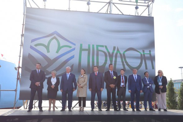 20 сентября компания "НИБУЛОН" на международном форуме TRANS EXPO ODESA MYKOLAIV 2019 ввела в эксплуатацию 140-метровый плавкран NIBULON MAX