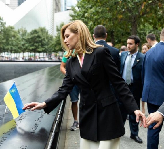 Олена Зеленська відвідала меморіал жертв теракту 11 вересня у США.
