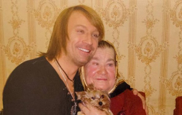 Олег Винник с матерью Анной Яковлевной.