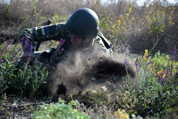 Пограничники устроили учения на Донбассе. Фото: Facebook / ООС