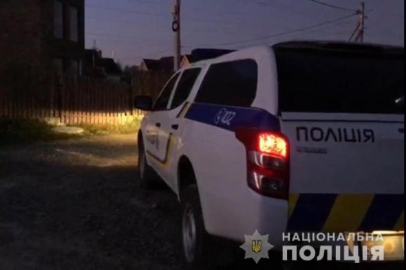 В Калуше на Прикарпатье во двор 50-летнего мужчины  бросили 2 гранаты