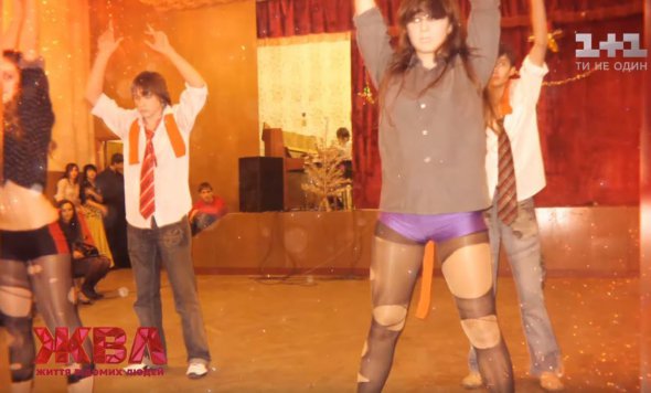 Maruv навіть в школі дивувала всіх незвичними нарядами.