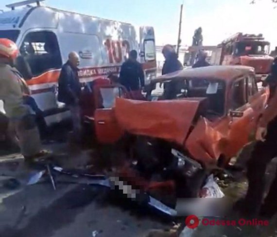 Под Черноморском в Одесской области 16-летний парень совершил смертельную аварию. Два человека погибли