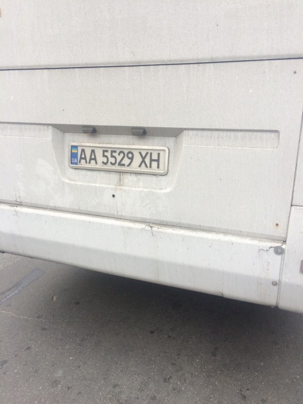 В Киеве водитель маршрутки №157 с номерным знаком АА 5529 ХН выгнал из салона женщину с удостоверением