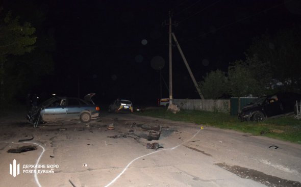 В Винницкой области пьяный столичный полицейский за рулем Skoda Octavia протаранил Audi 80. Есть погибший и двое раненых