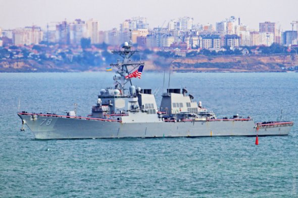 Американський ракетний есмінець DDG78 Porter увечері 12 жовтня увійшов у Чорне море.