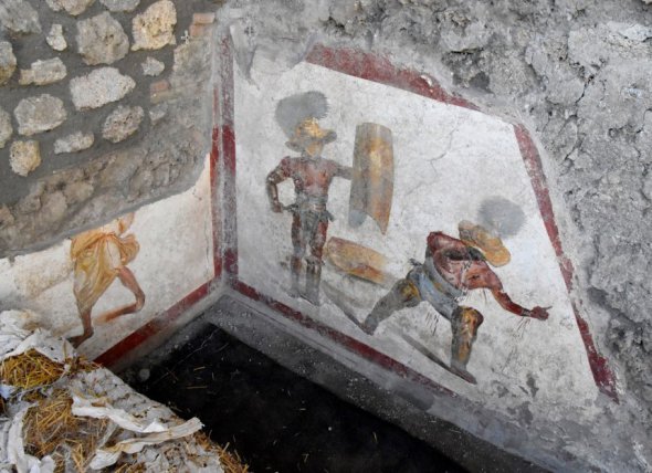 Фреску с гладиаторами нашли в подвале таверны в Помпеях