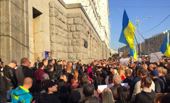 "Мы хотим нормально работать" - предприниматели в Харькове вышли на пикет против Кернеса
