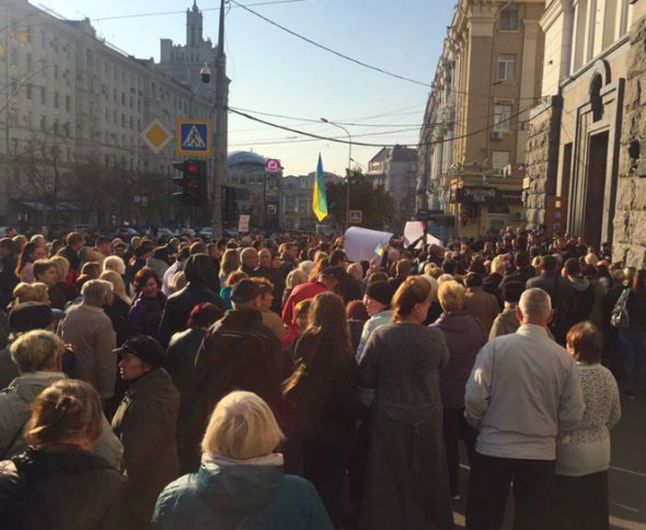 "Мы хотим нормально работать" - предприниматели в Харькове вышли на пикет против Кернеса