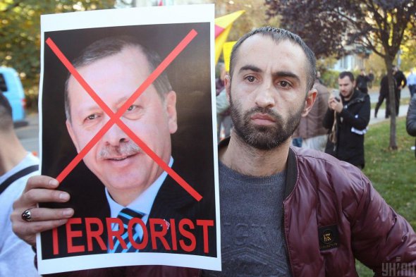 Курди влаштували в Києві акцію протесту проти наступу Ердогана в Сирії