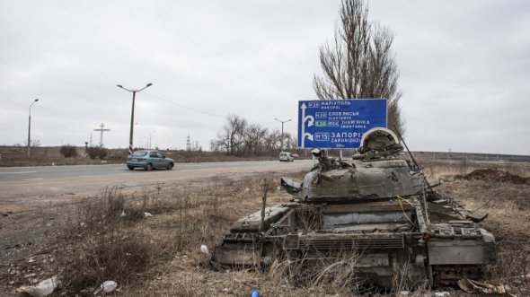 "Ми не знаємо точних кордонів капітуляції з російської точки зору. Росія бажає, щоб квазіутворенням на конституційному рівні надали автономію. Це перетворить окуповані території на держави у державі, і може навіть зробити автономії набагато ширшими. 