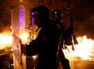 У Каталонії тривають  масові протистояння з поліцією