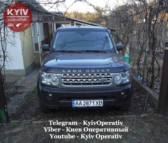 Уранці 15 жовтня    жінка  на   Land  Rover     виїхала із  паркінгу свого будинку, відвезла в сад дитину  і зникла