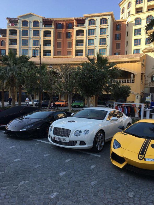 В Катаре вигдно покупать машину, потому что практически нет налогов и дешевый бензин