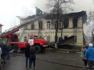 У російському місті Ростов Великий сталася пожежа в 2-поверховому багатоквартирному будинку.  Загинули жінка та 6 дітей