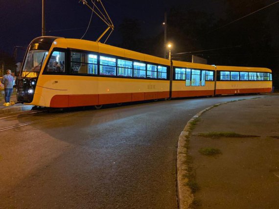 Випробували найдовший в Україні трамвай