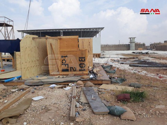 Американские войска оставили практически нетронутой инфраструктуру заброшенной военной базы возле города Манбидж в Сирии
