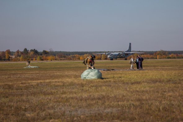 Літаки Ан-26 з початку АТО здійснили більше 140 вильотів для десантування вантажів