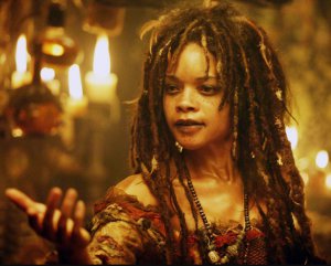 Наоми Харрис исполнила роль гадалки Тиа Дальмы во франшизе "Пираты Карибского моря"