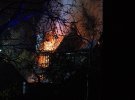 В Киеве горел частный 3-этажный дом по ул. Новомостицкой, 4. Никто не пострадал