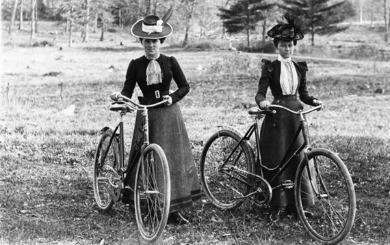 Первых пользователей велосипедов считали нечистой силой