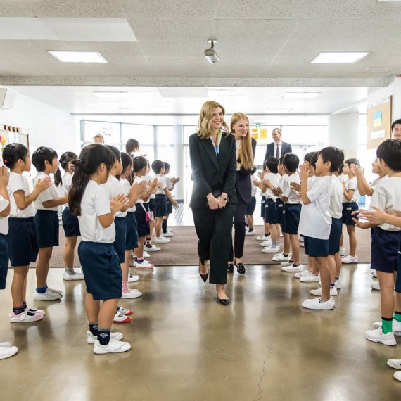 Елена Зеленская посетила японскую школу. 