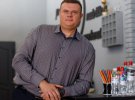 Свою кар'єру бізнесмена Володимир починав "з себе". 