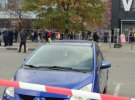 В Харькове во время стрельбы возле супермаркета под пули попали автомобили двух покупателей
