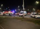 В Киеве на перекрестке столкнулись две легковушки. Три человека получили травмы