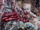 Американська сім'я зробила фотосесію із татом і донькою-зомбі. Фото: Tiffany Renfroe 