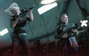 Американська акторка Лінда Гамільтон у фільмі ”Термінатор: Фатум” утретє грає бійця з роботами-вбивцями Сару Коннор. Рік працювала з фітнес-тренером, аби набути потрібної для ролі фізичної форми. Арнольд Шварценеґґер виконує роль Термінатора, який розвинув власну свідомість