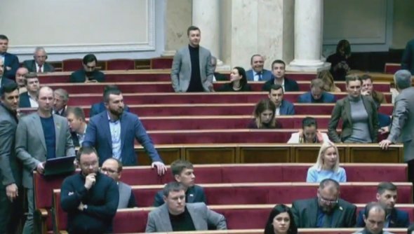 Спікера обурило, що уряд не цікавий нардепам.