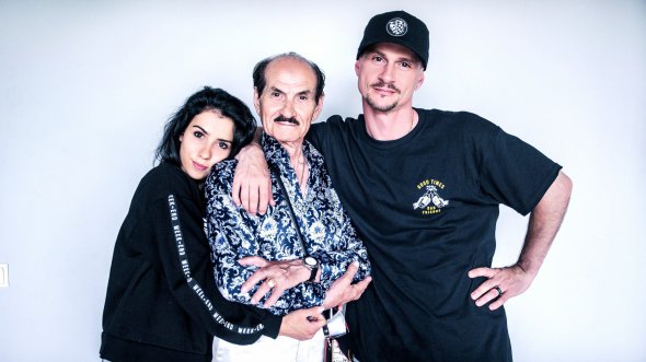 Григорій Чапкіс разом із сином Грегором і онукою Лілією. Фото: Facebook