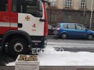 Подожгли белый внедорожник