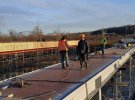 Завершено укладання металоконструкцій мосту в Станиці Луганській