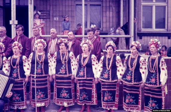 Традиционный украинский певческий коллектив в Опытном. В городе, который находится на передовой украинского конфликта, когда-то проживало около 1 тыс. человек.
