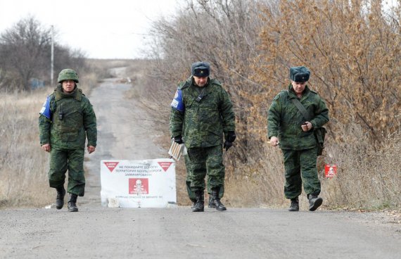 Перед розведенням військ селище Петрівське зайняли російські бойовики