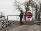 Перед разведением войск поселок Петровское заняли российские боевики