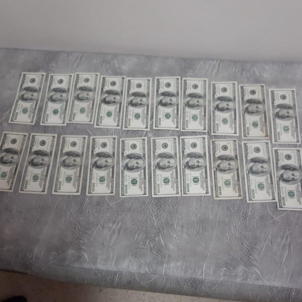 Хабарника затримали. Слідчі відкрили кримінальне провадження