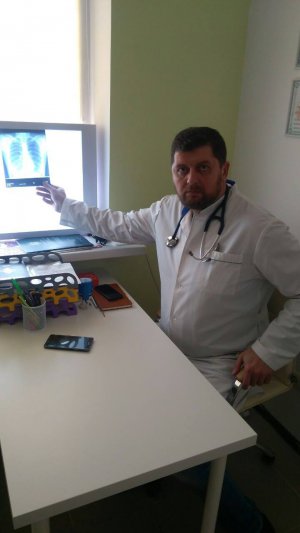 Євген Симонець радить запальний процес в легенях знімати молоком