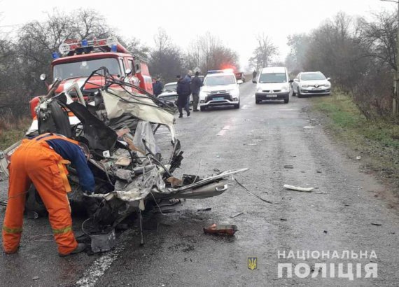 В Житомирской области КамАЗ раздавил «Запорожец». Погибли 3 человека, среди них - ребенок