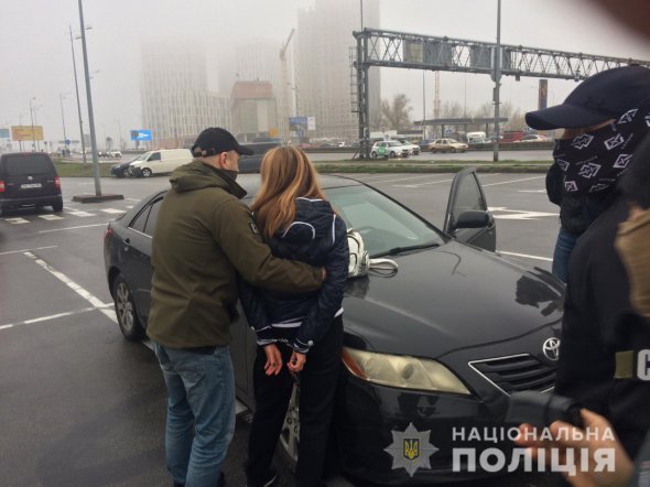 На Киевщине задержали женщину, которая «заказала» любовницу мужа