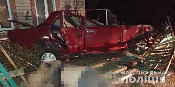 В Запорожской области 30-летний водитель «Жигулей» снес забор возле дома. Погиб вместе с 33-летним пассажиром