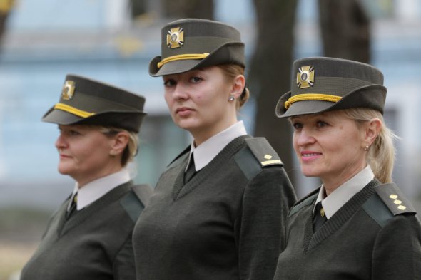Новая униформа для женщин в ВСУ