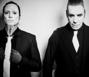 Вокалист и автор текстов немецкой группы Rammstein Тилль Линдеманн (справа) выступит в Киеве с проектом Lindemann.