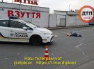 У Києві вантажівка на переході на смерть збила жінку